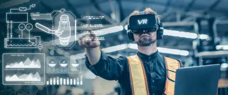 Ingenieur nutzt VR-Virtual-Reality-Technologie in Lagerfabriken für neue Innovationstechnik.