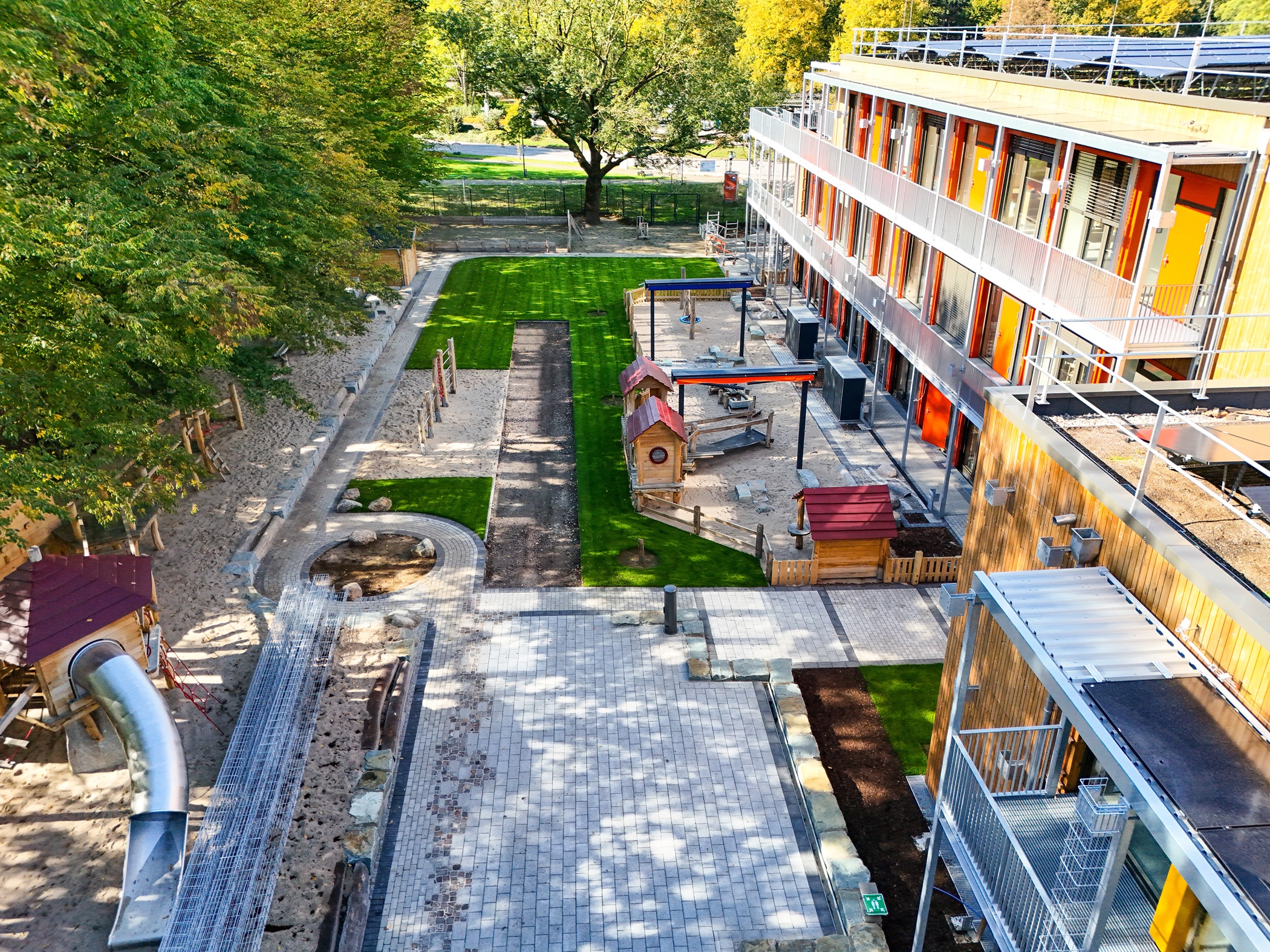 Blick von oben auf den Außenbereich.
