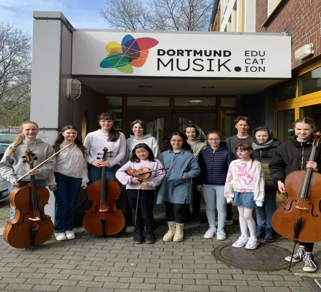 Einige der Gewinner*innen des Landeswettbewerbs "Jugend musiziert".