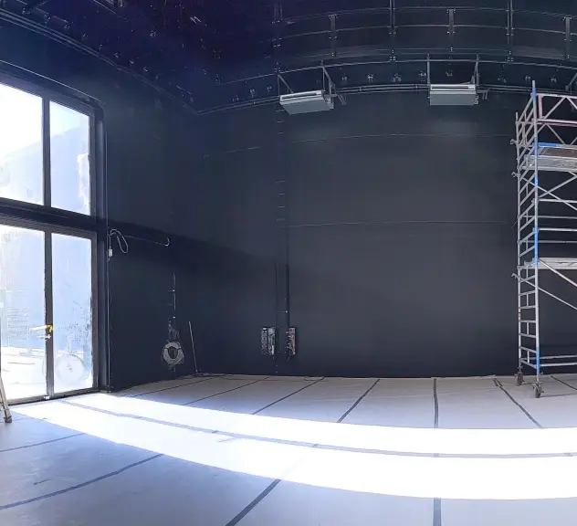 Innenansicht eines der sieben neuen Labs im Neubau der Akademie für Theater und Digitalität