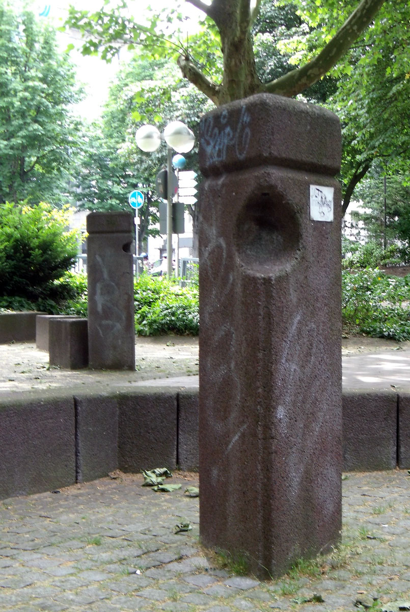 Trinksäule/Sehstein/Hörstein