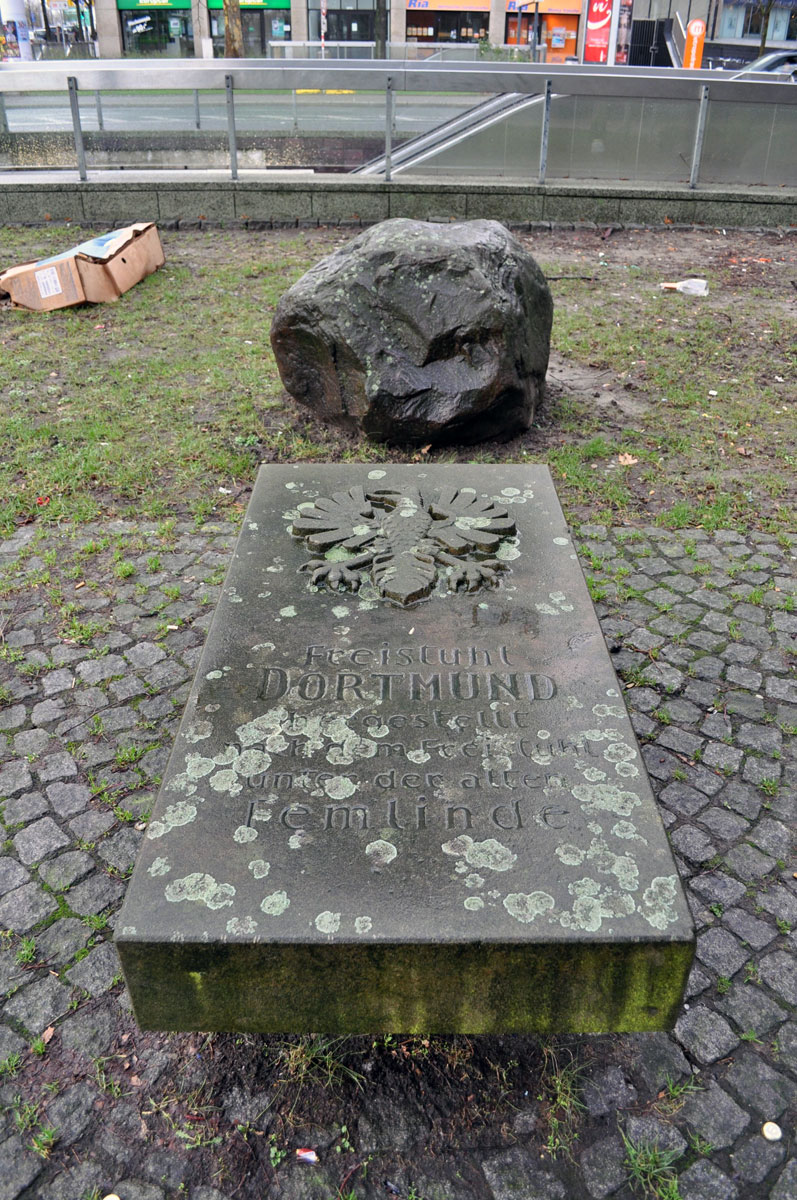 Femlinde mit Freistuhl