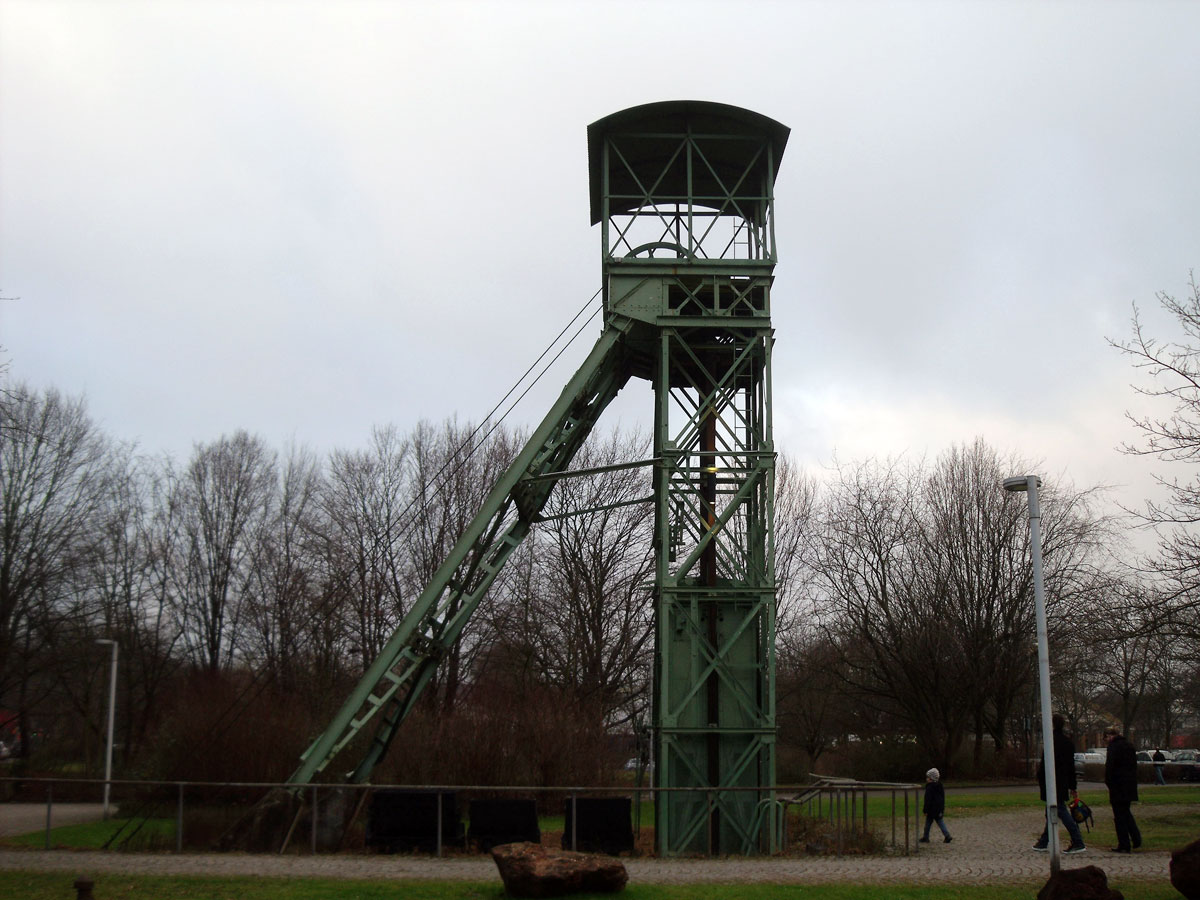 Fördergerüst des Zentralschachtes der Grube Lüderich (Industriedenkmal)
