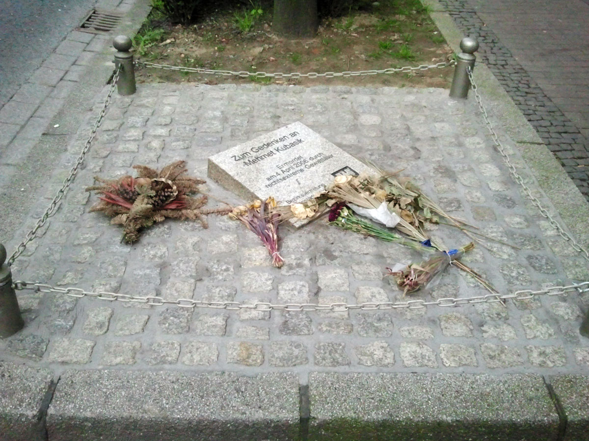 Gedenkstein für Mehmet Kubasik
