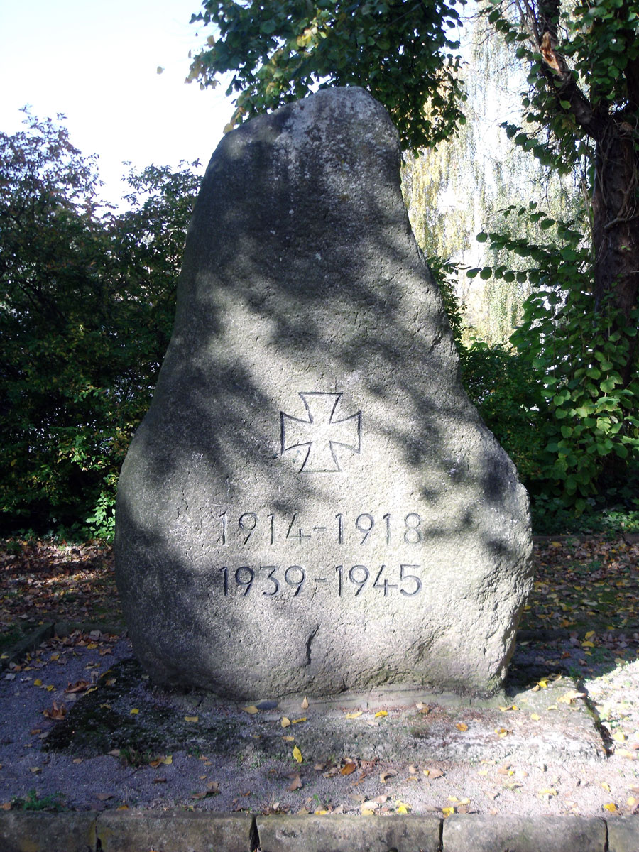 Gedenkstein für die Kriegsgefallenen 1914/18 und 1939/45