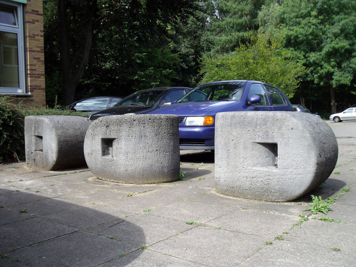 o. T. (dreiteilige Steinskulptur)