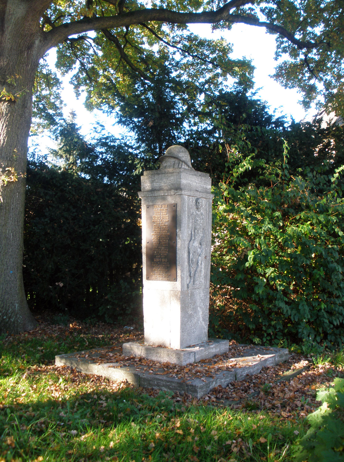 Kriegerdenkmal in Scharnhorst, Gefallene 1914-1918 und 1939-1945