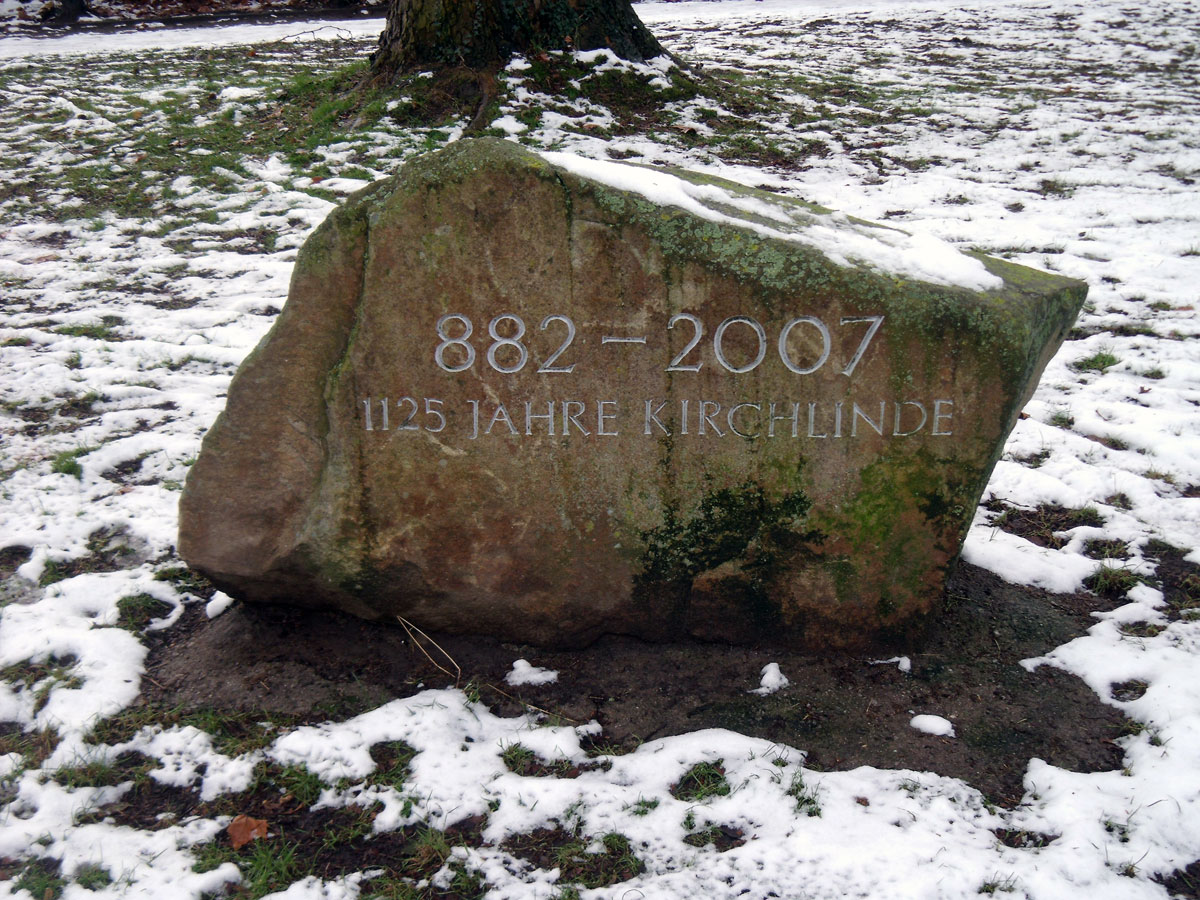 Gedenkstein für das 1125. Jubiläum von Kirchlinde