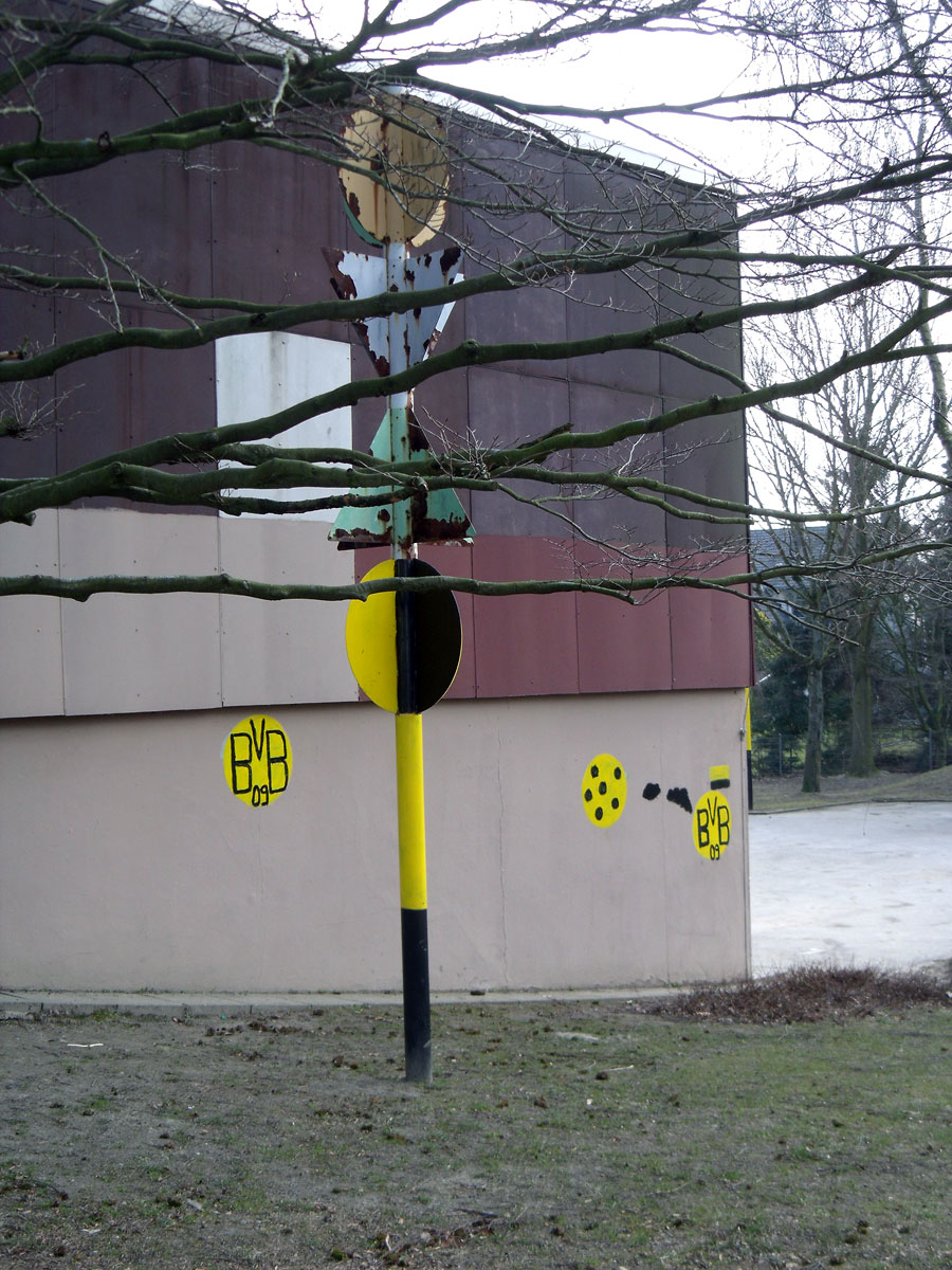 o. T. (achtteilige Freiplastik)