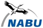 Logo des NABU: Ein gezeichneter Storch fliegt über dem blauen Schriftzug: 