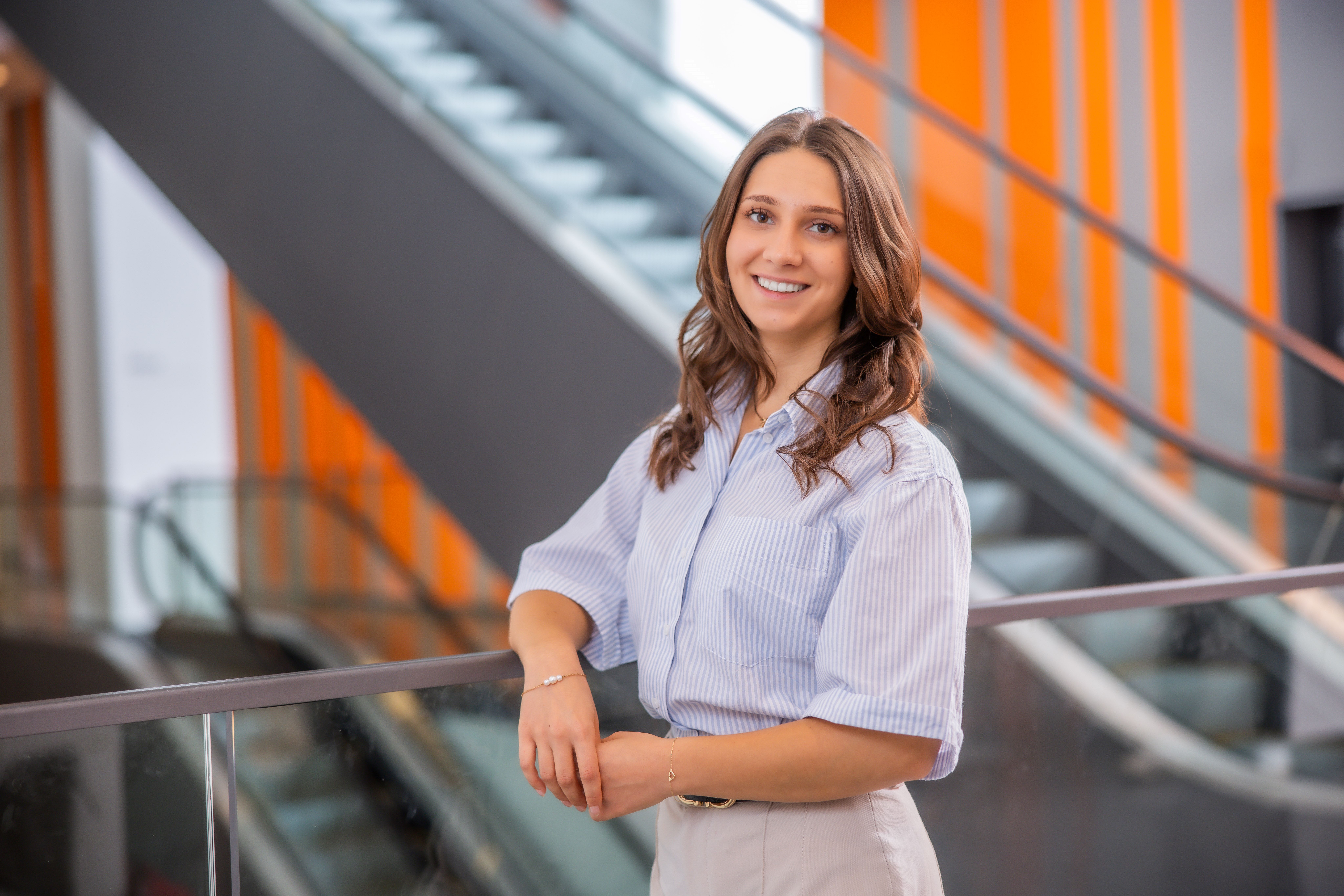 Porträtfoto einer jungen Frau