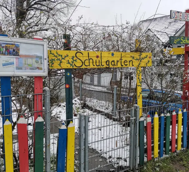 Schild des Schulgartens der Ostenberg Grundschule Dortmund