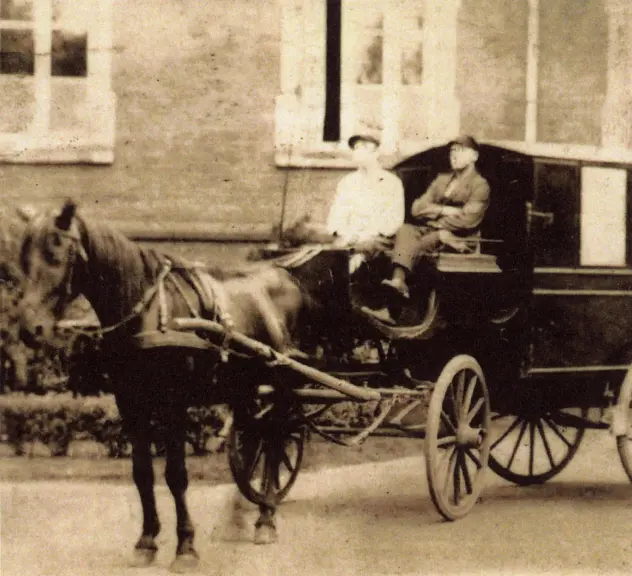 Kutsche zur Krankenbeförderung um 1903
