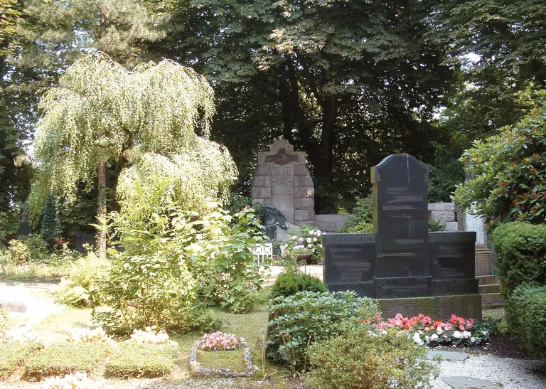 Ein großes Familiengrab auf dem Friedhof Dorstfeld