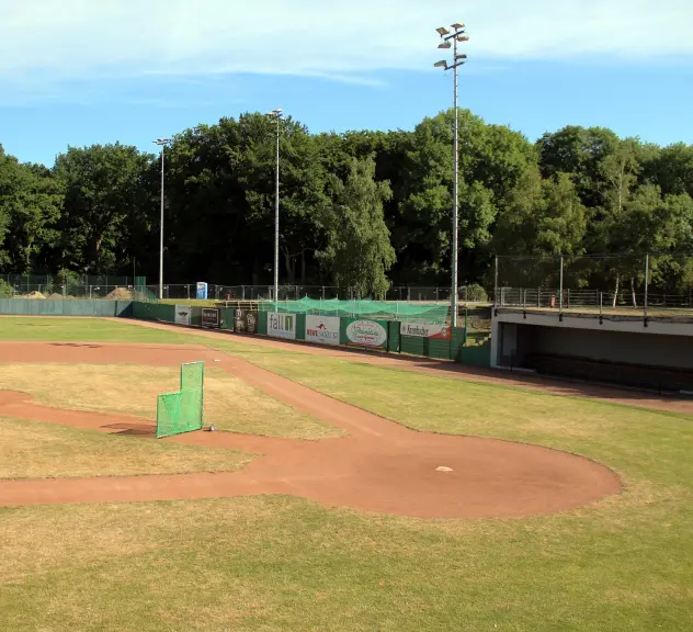 Das Rasen Baseballfeld im Hoeschpark.