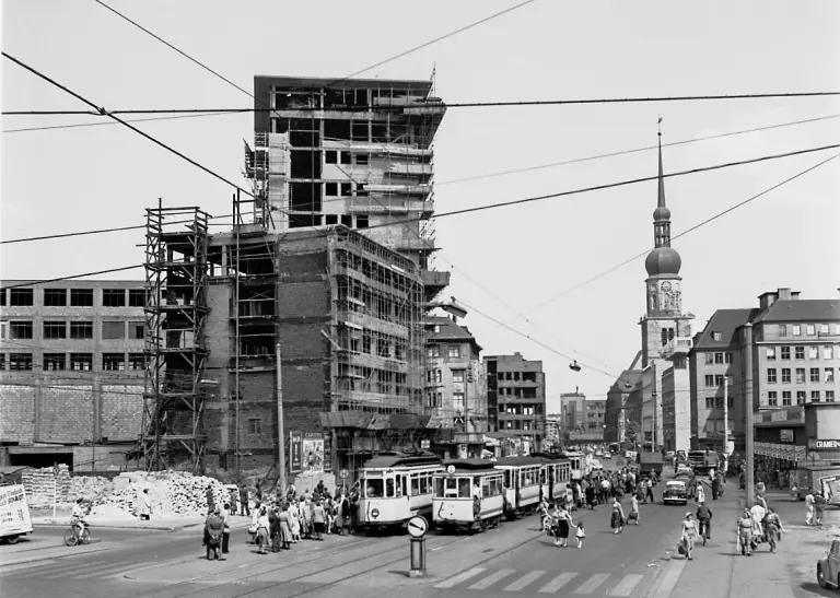Im Zeichen des Wiederaufbaus, die Kampstraße sowie die Hansastraße in der Nachkriegszeit