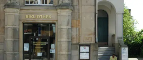 Eingang Stadtteilbibliothek Aplerbeck