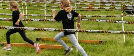 Survival Race Kids sind speziell gestaltete Veranstaltungen, die Spaß und Sport miteinander verbinden 